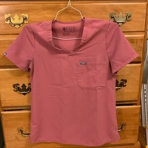 FIGS Caterina one pocket top in QUARTZ. Size XS